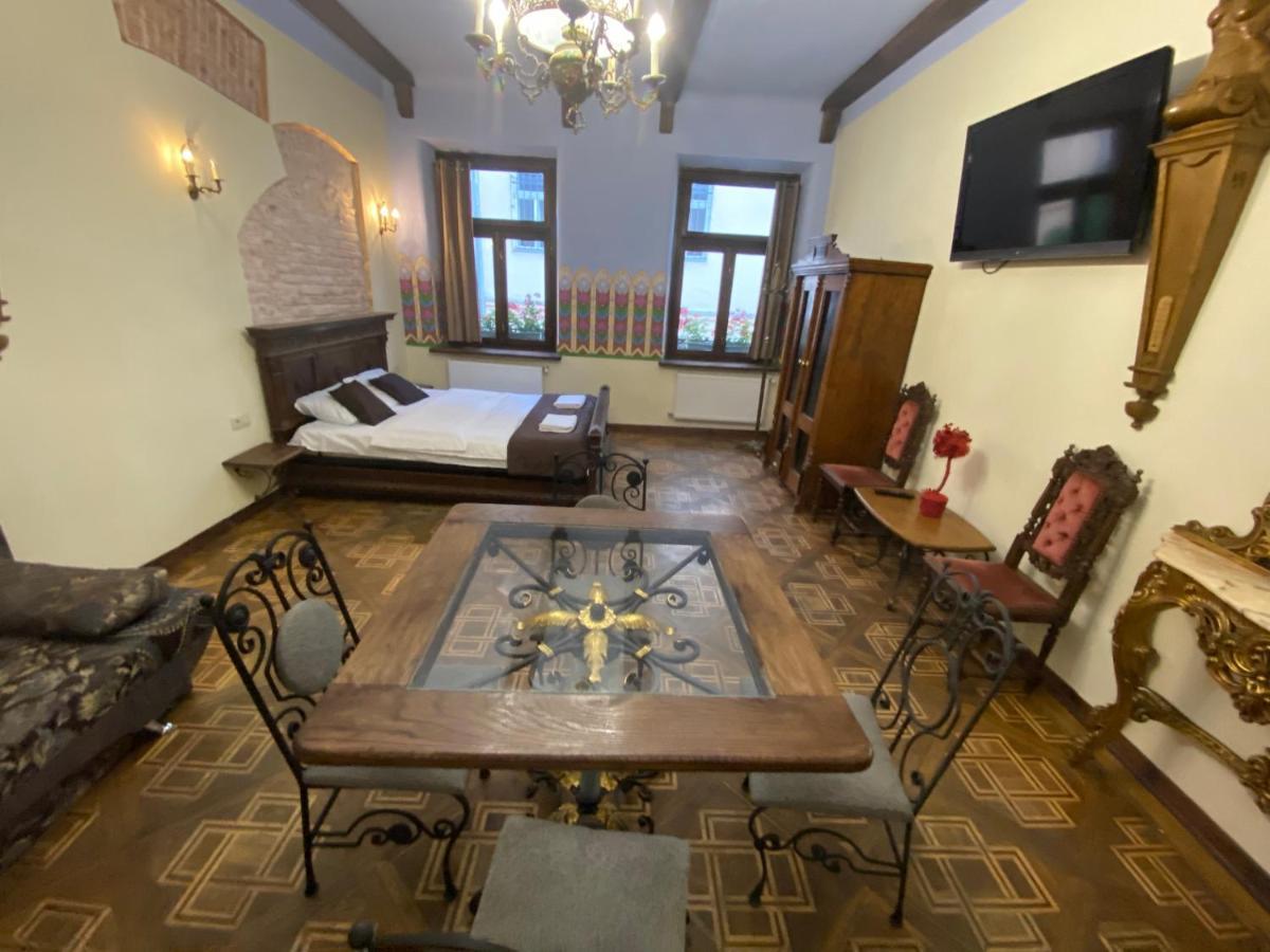 Апартаменти Королівські На Вулиці Лесі Українки 19 리비프 외부 사진