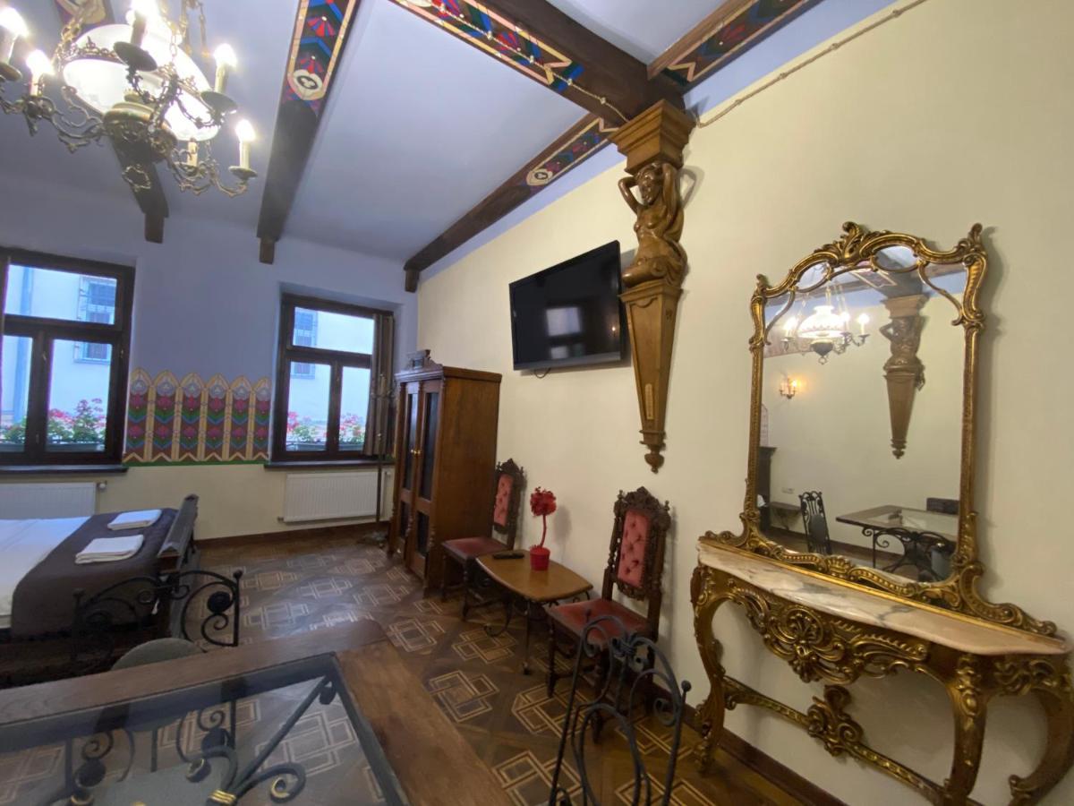Апартаменти Королівські На Вулиці Лесі Українки 19 리비프 외부 사진